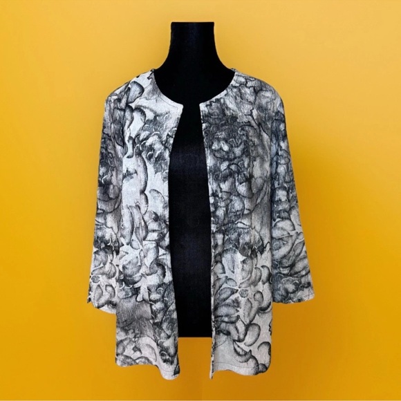 Chicos Top Easy Wear 2 Sz L Cardigan Topper Black White Floral Party Classy EUC - Picture 1 of 9